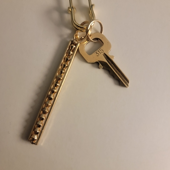 Louis VUITTON Lock & Key - Picture 11 of 17